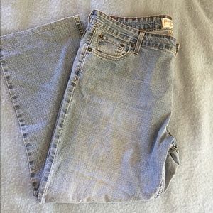 WOMEN’S JEANS